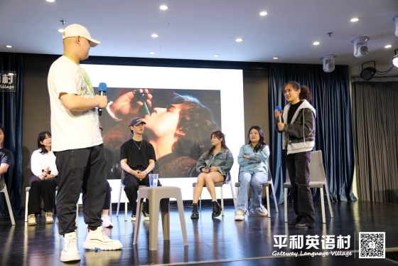 舞臺|同學們自信流利說英語，綻放耀眼的光芒